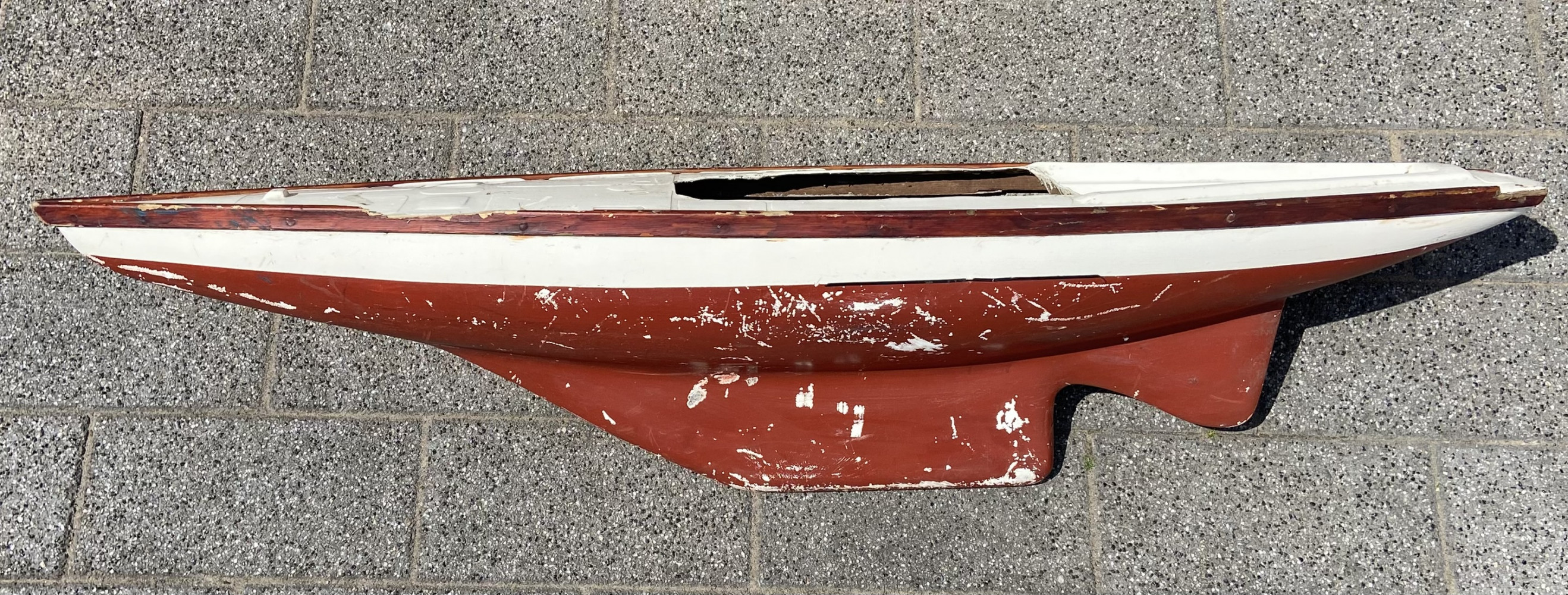 Large vintage pond yacht 125 cms long