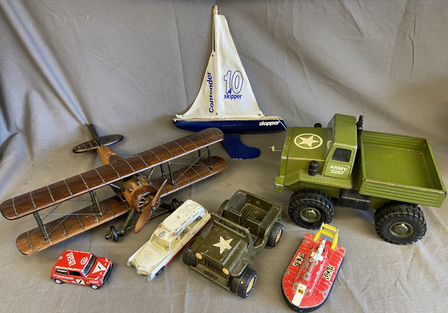 Meccano Army Truck, dinky toys and collectable toys