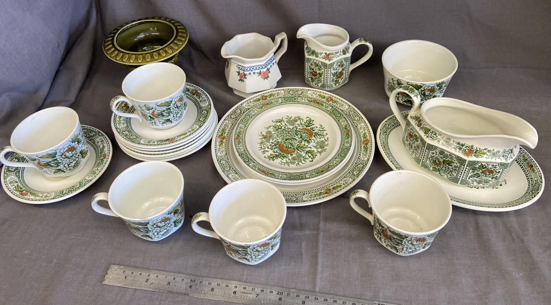 Ridgeway ironstone set, Wedgwood and holkham wares