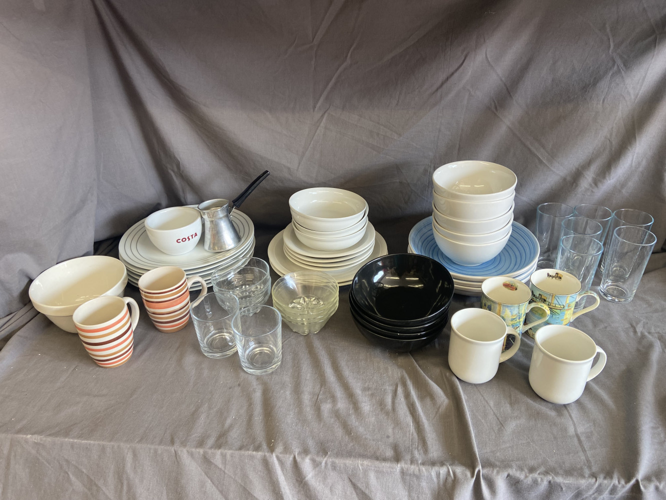 Kitchen plates, bowls and glasses
