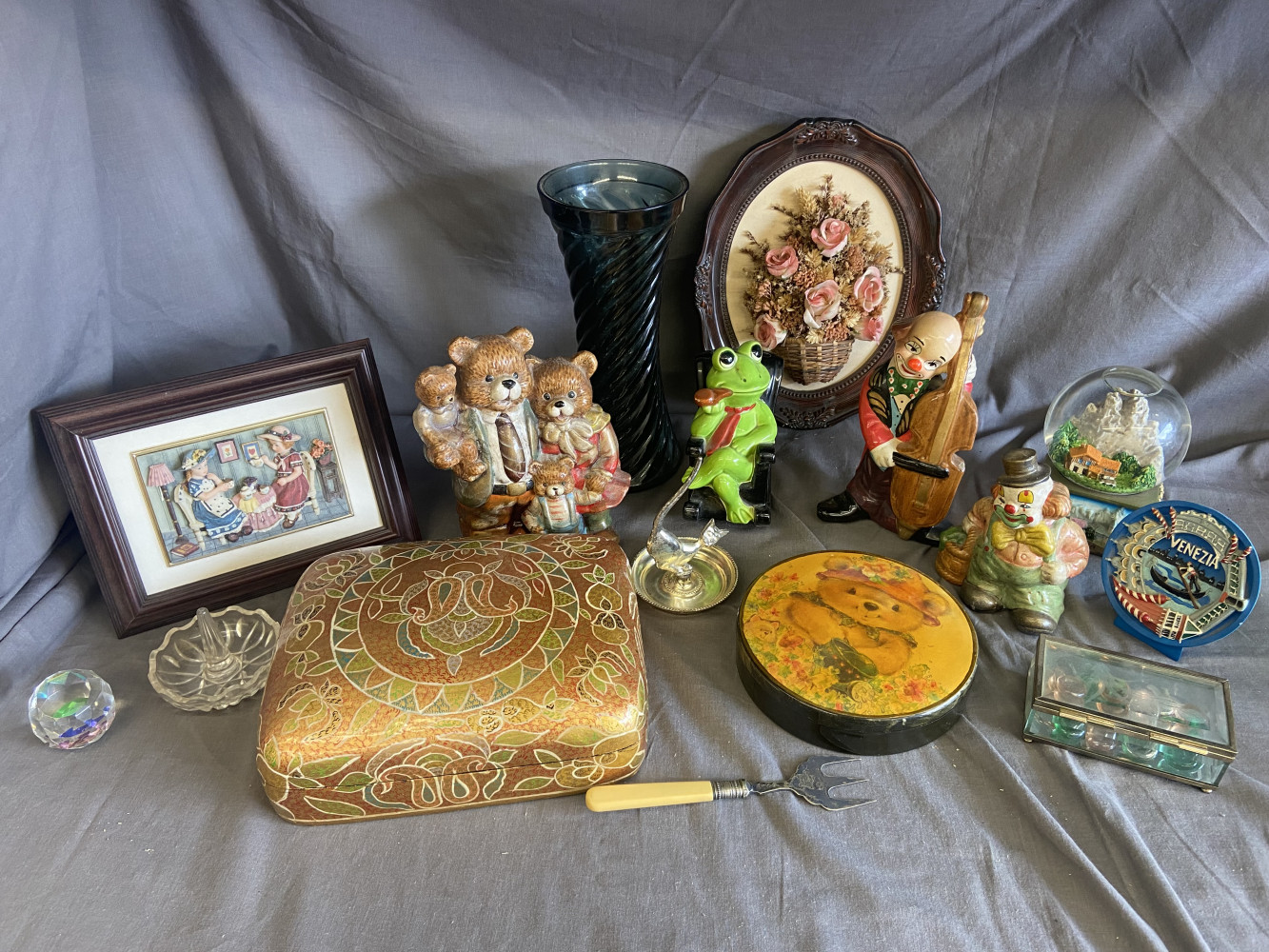 Money boxes, boxes and other sundries