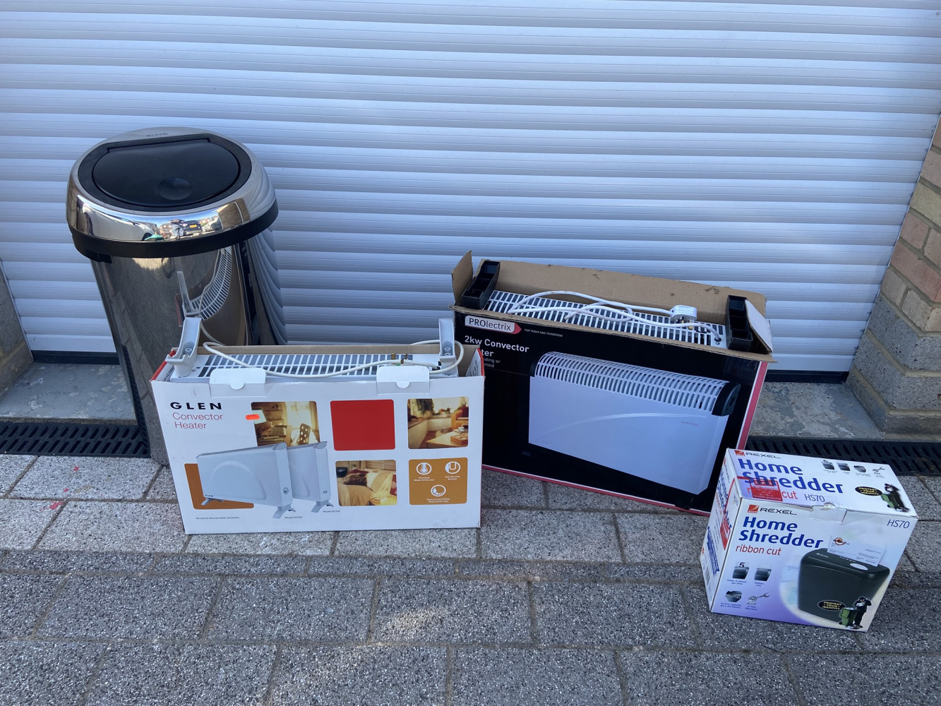 Large kitchen bin, 2 storage heaters and shredder