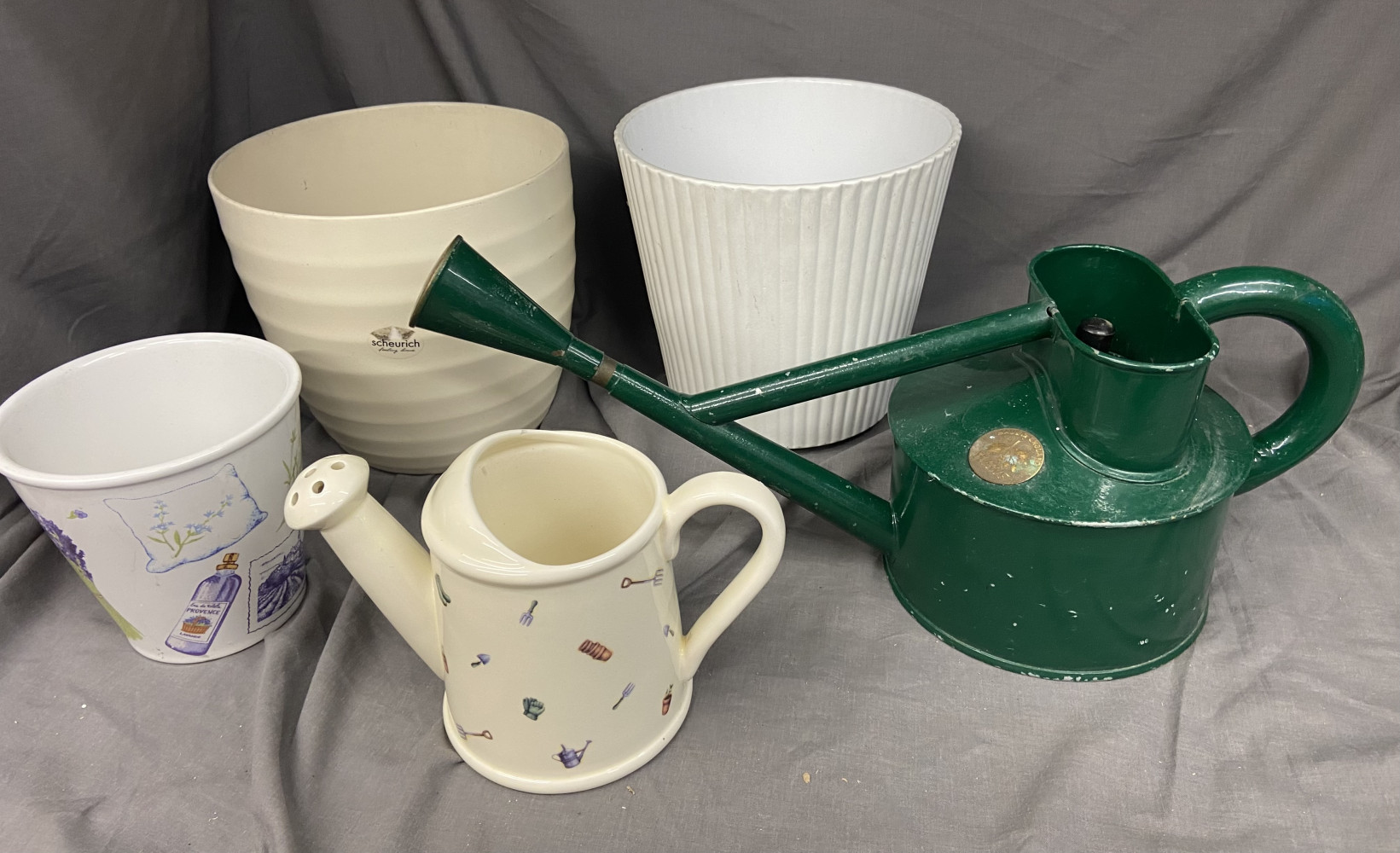 Watering can and pots