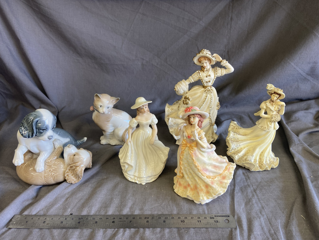 6 figurines, 2 NAU animals, 3 leonardo and one regal