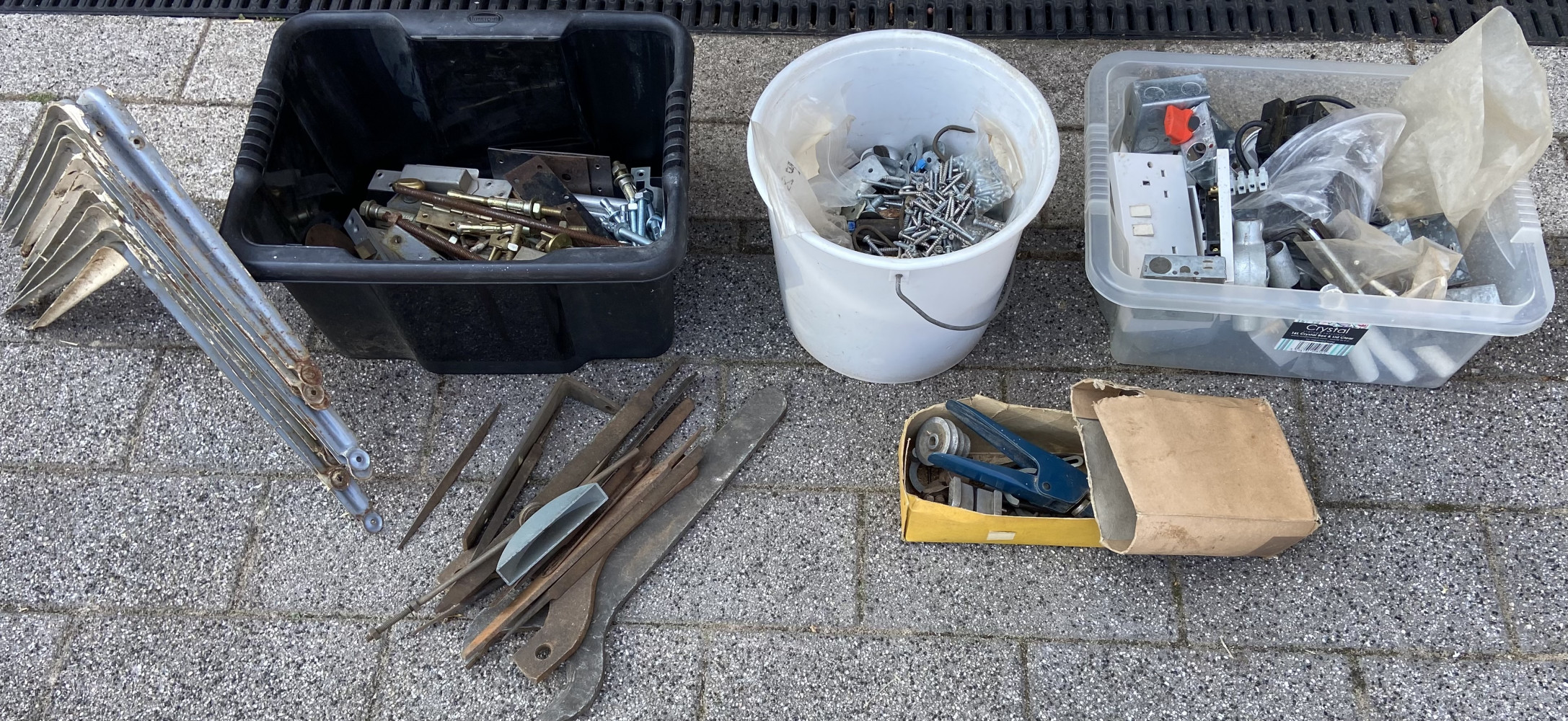 Mixed fixings, brackets and shed sundries