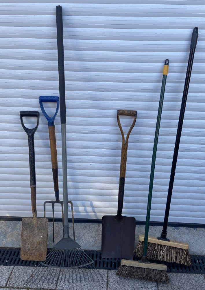 6 garden tools