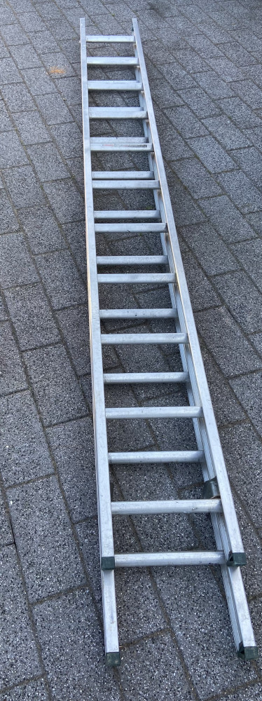 Lightweight long set of ladders