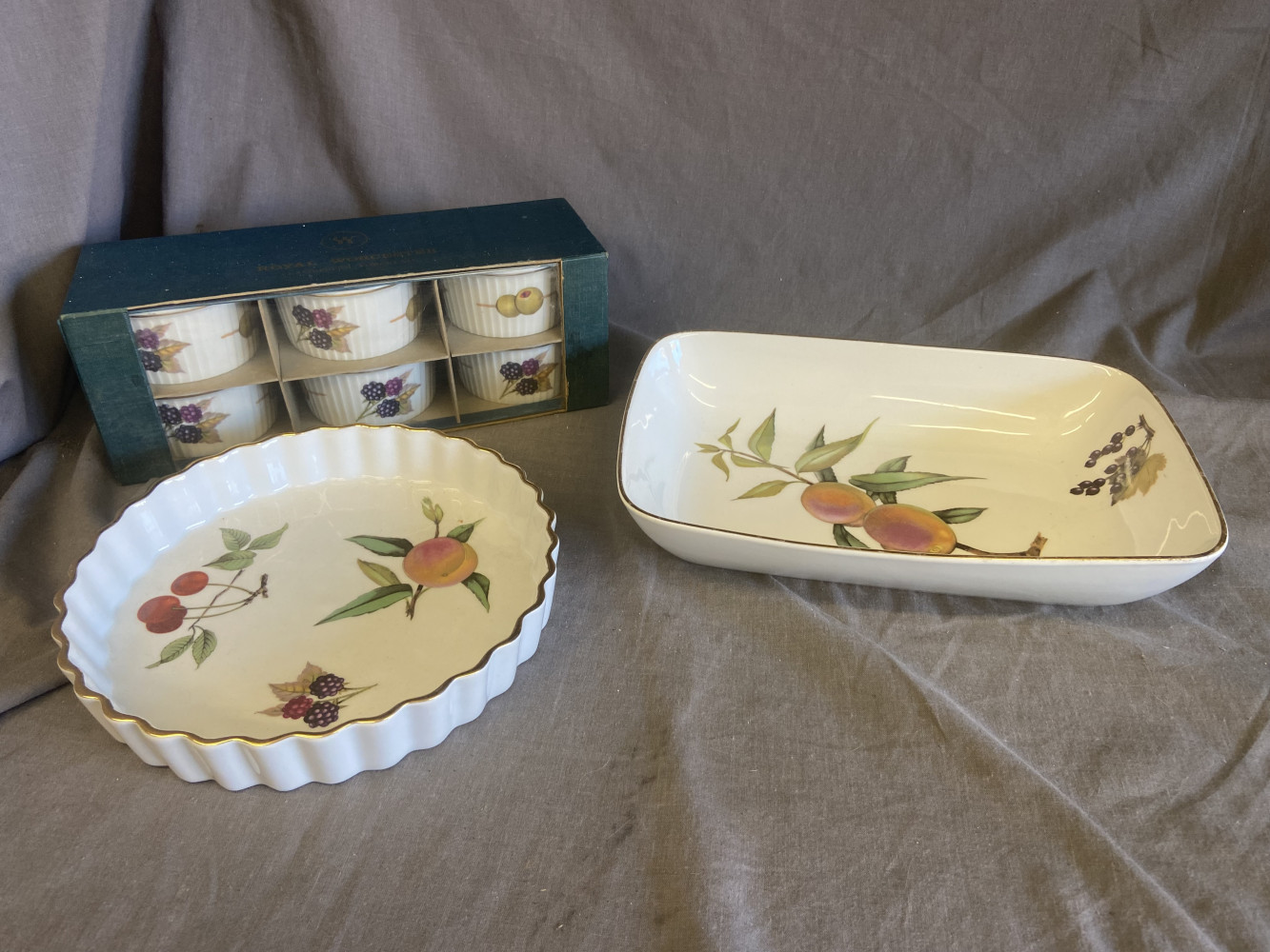 Royal Worcester Evesham pattern